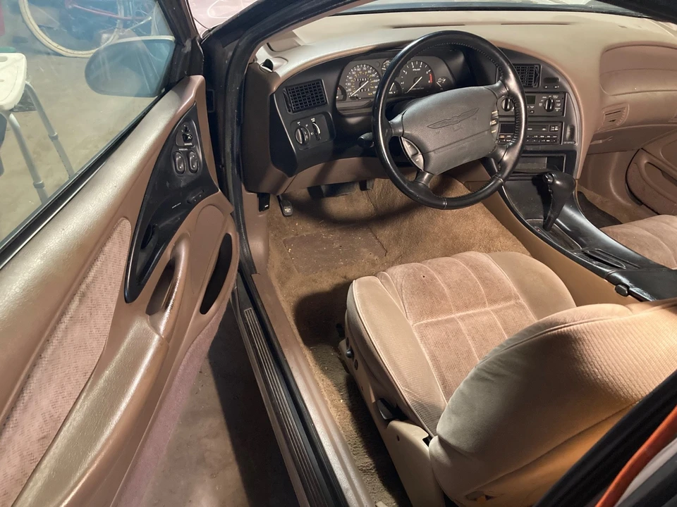 1994 Ford Thunderbird 10th Gen - Image 6 of 10