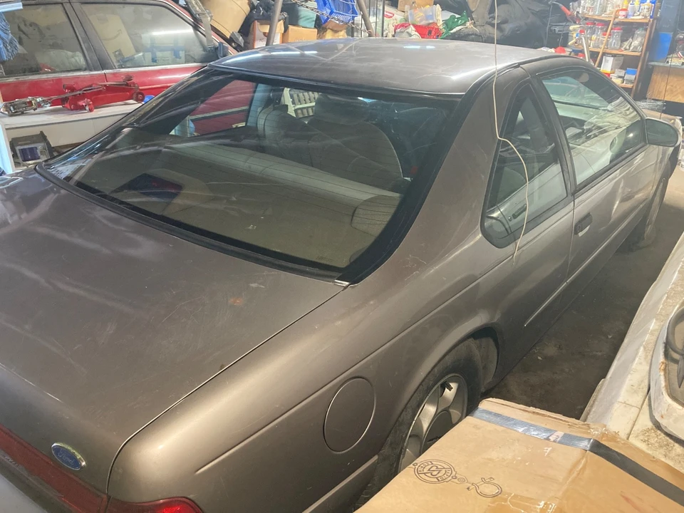 1994 Ford Thunderbird 10th Gen - Image 4 of 10