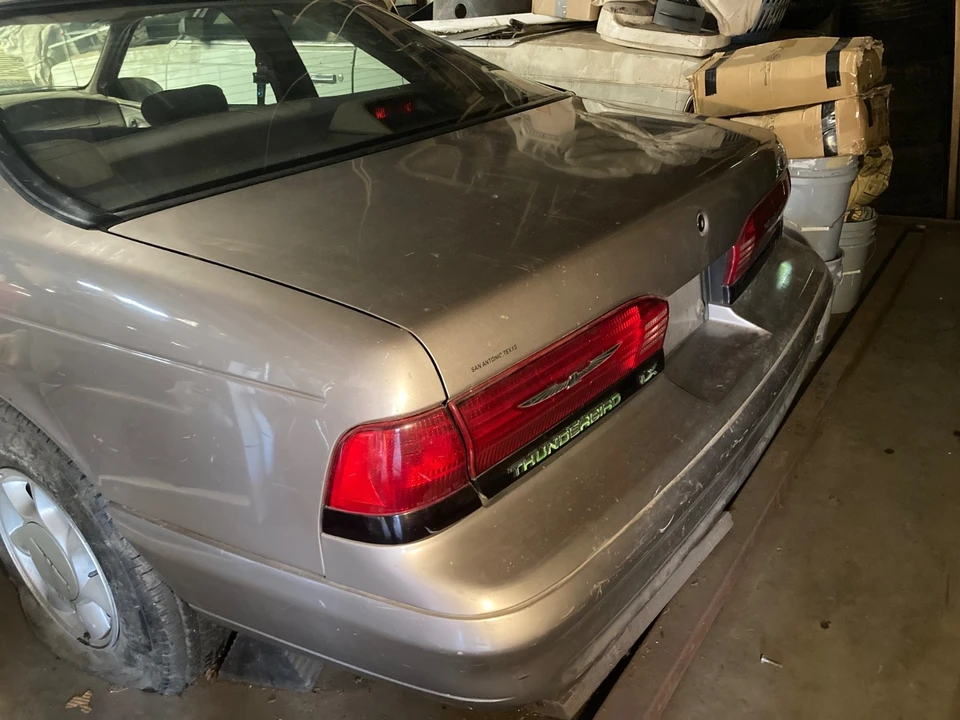 1994 Ford Thunderbird 10th Gen - Image 3 of 10