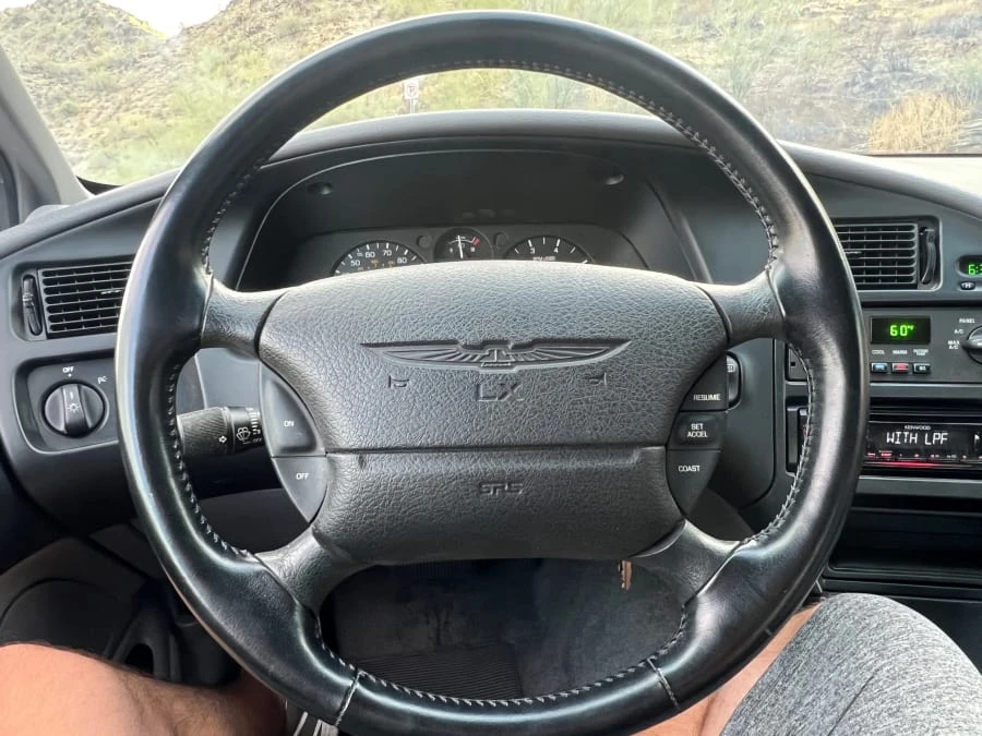1994 Ford Thunderbird 10th Gen - Image 5 of 11