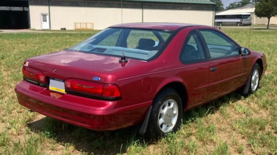 1994 Ford Thunderbird 10th Gen - Image 3 of 11