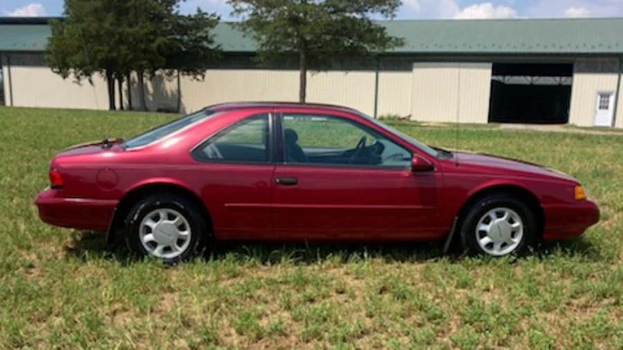 1994 Ford Thunderbird 10th Gen - Image 2 of 11