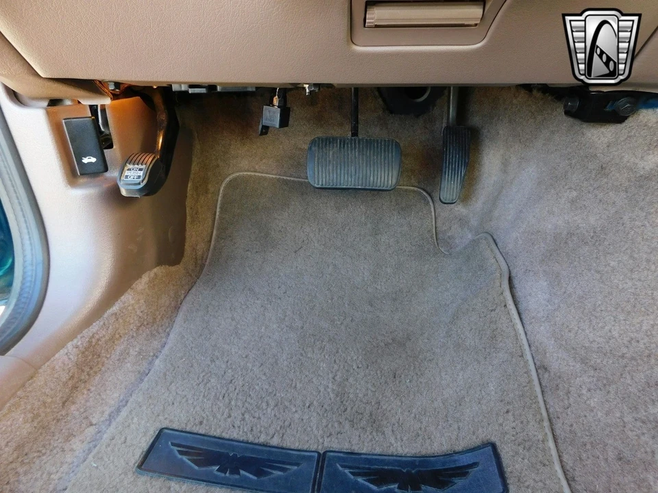 1994 Ford Thunderbird 10th Gen - Image 18 of 21