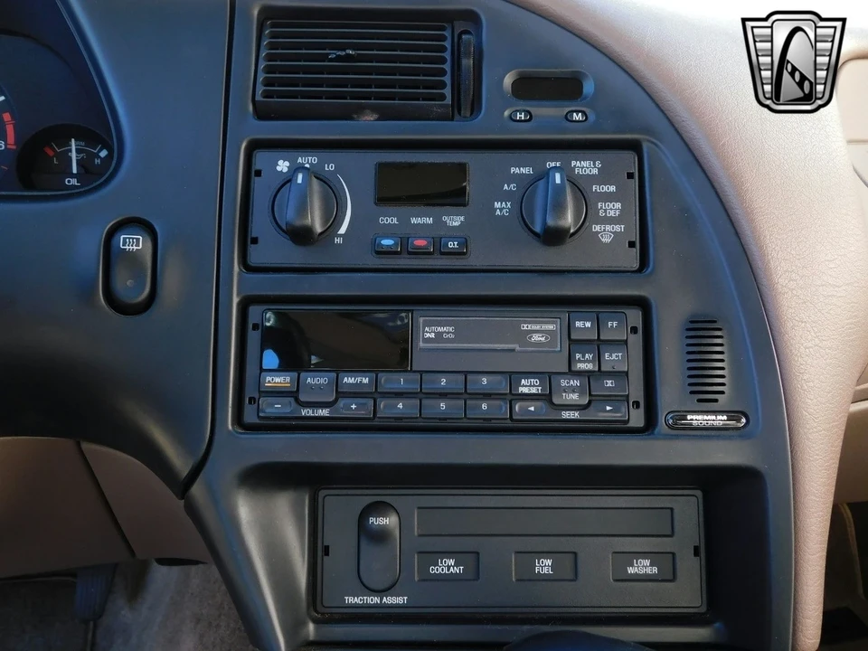 1994 Ford Thunderbird 10th Gen - Image 16 of 21