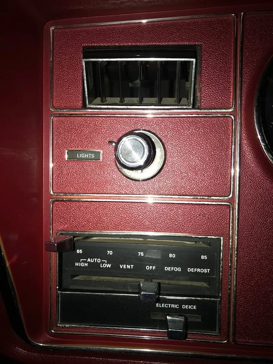 1994 Ford Thunderbird 10th Gen - Image 9 of 19