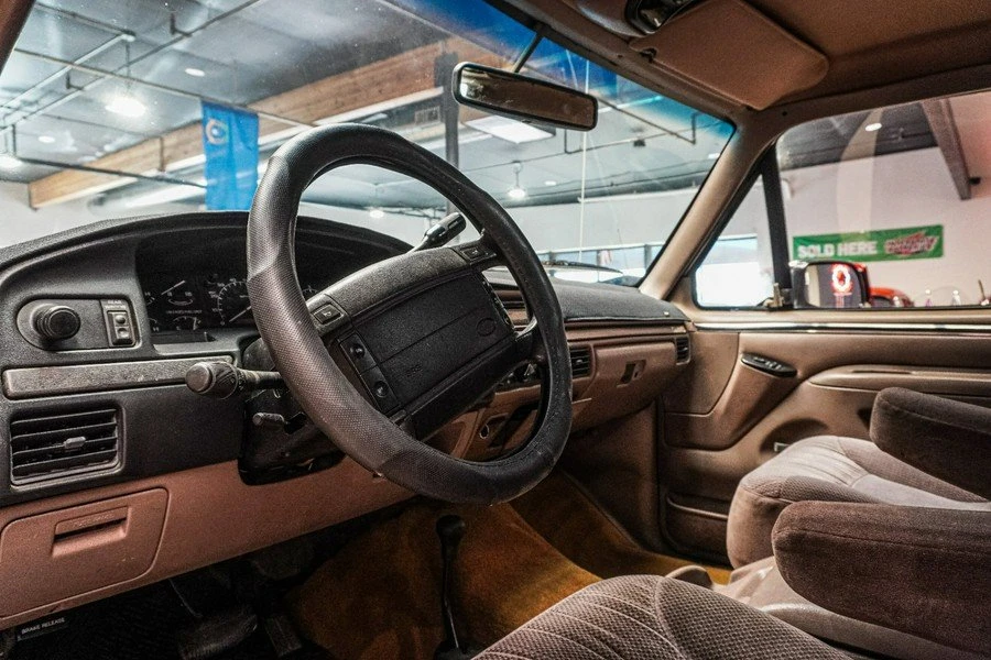1994 Ford Bronco 5th Gen - Image 9 of 10