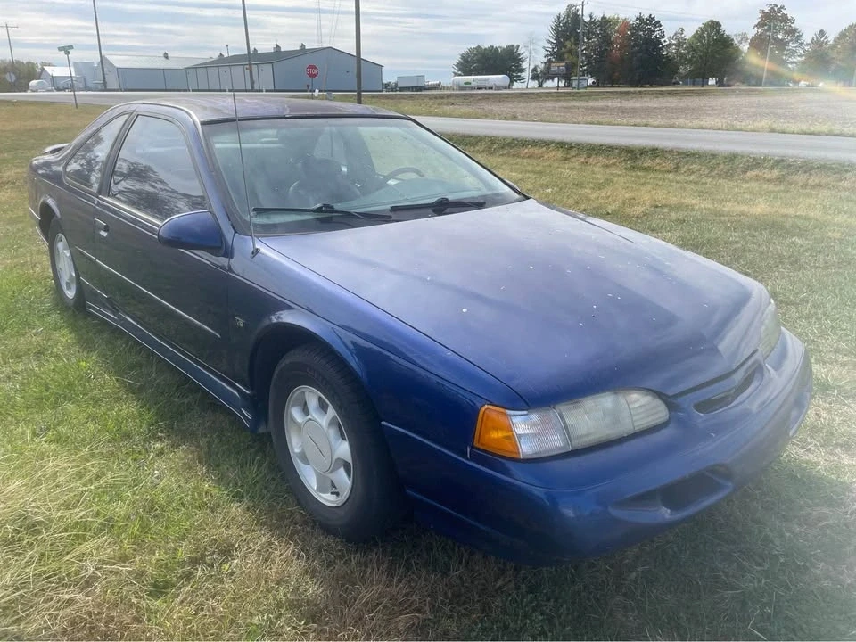 1994 Ford Thunderbird 10th Gen - Image 2 of 9
