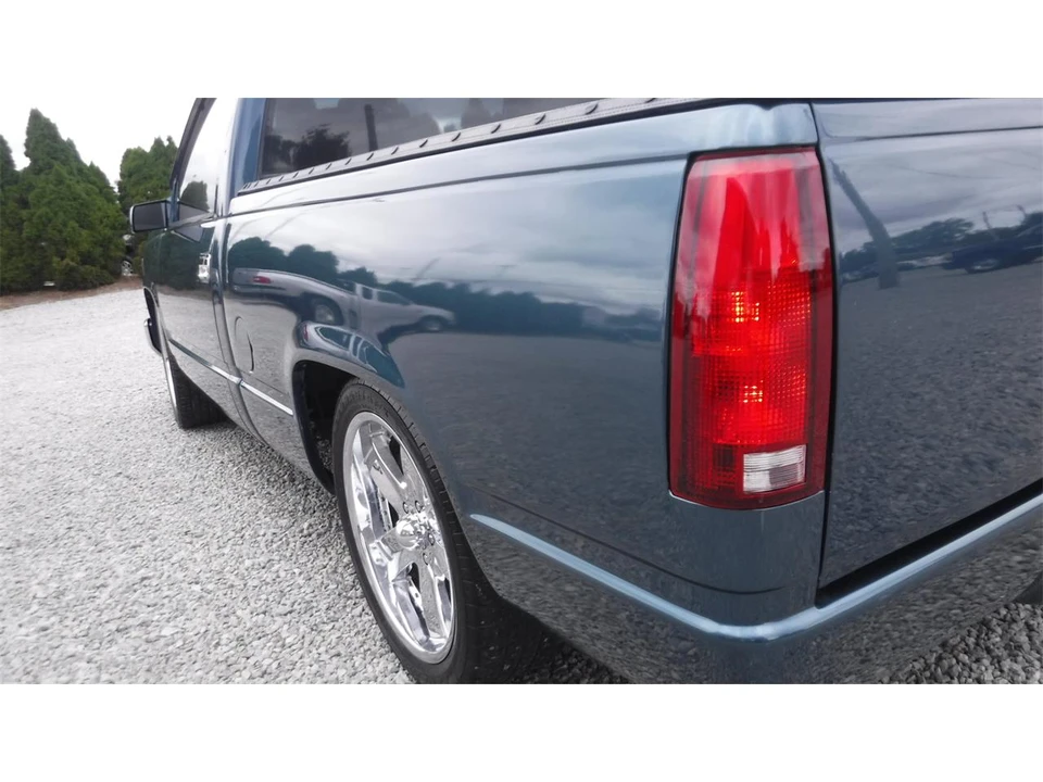 1994 GMC C/K - Image 4 of 31