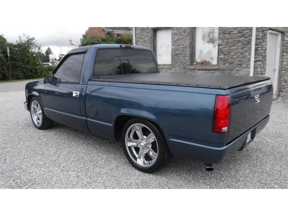 1994 GMC C/K - Image 3 of 31