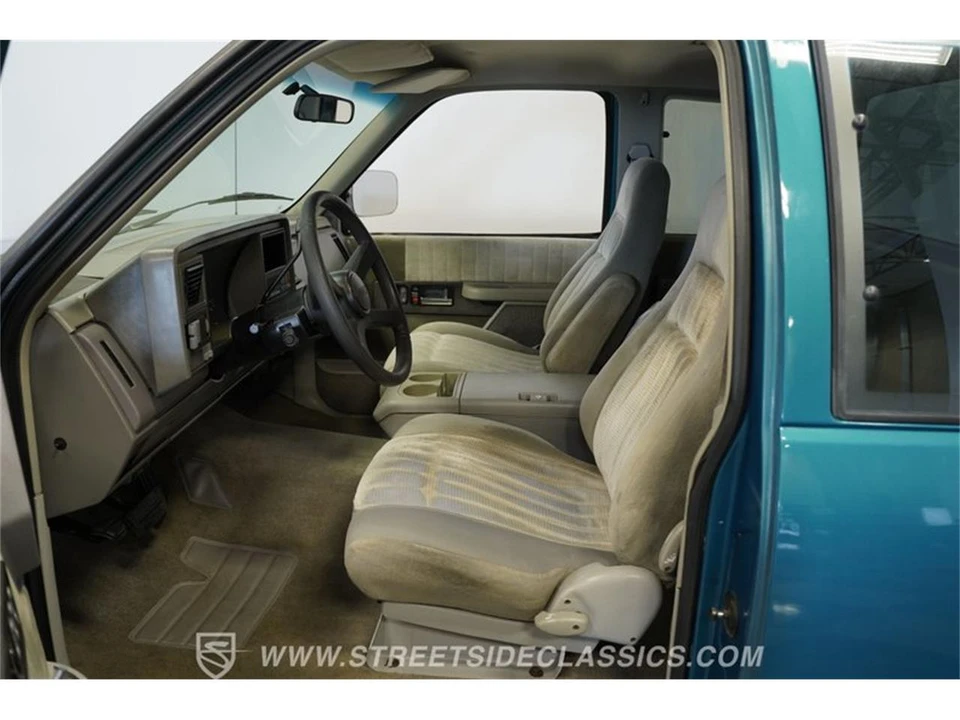 1994 GMC C/K - Image 3 of 31