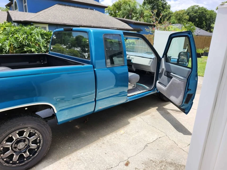 1994 GMC C/K - Image 2 of 15