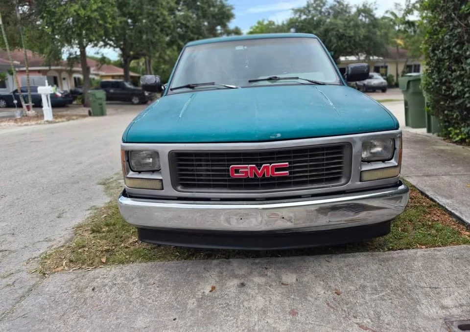 1994 GMC C/K - Image 2 of 5