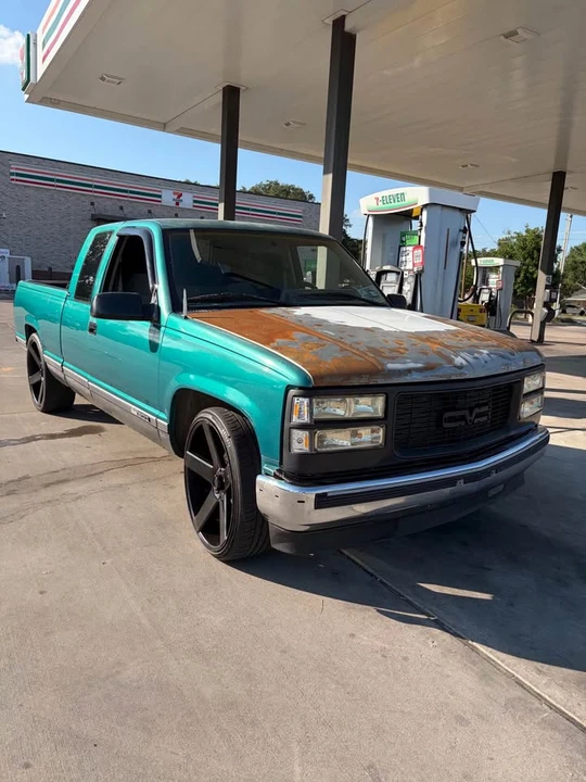 1994 GMC C/K - Image 2 of 18