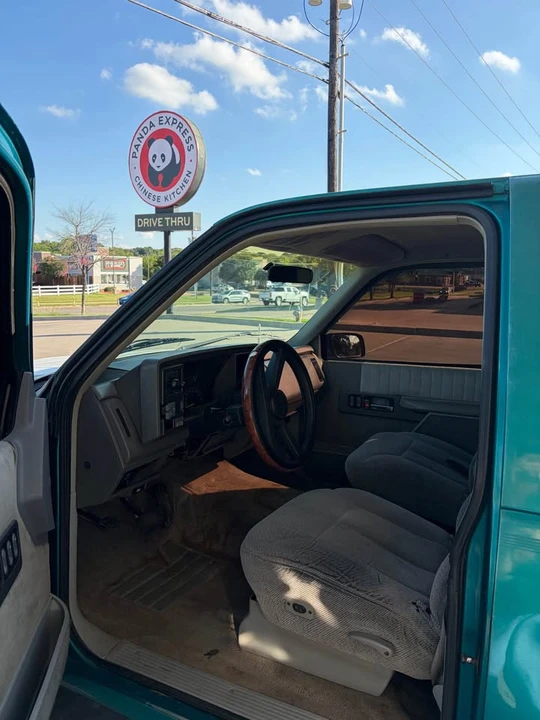 1994 GMC C/K - Image 12 of 18