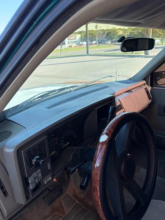 1994 GMC C/K - Image 13 of 18