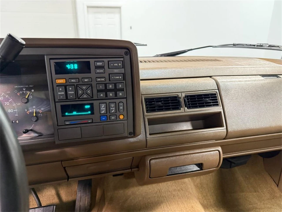 1994 GMC C/K - Image 14 of 31
