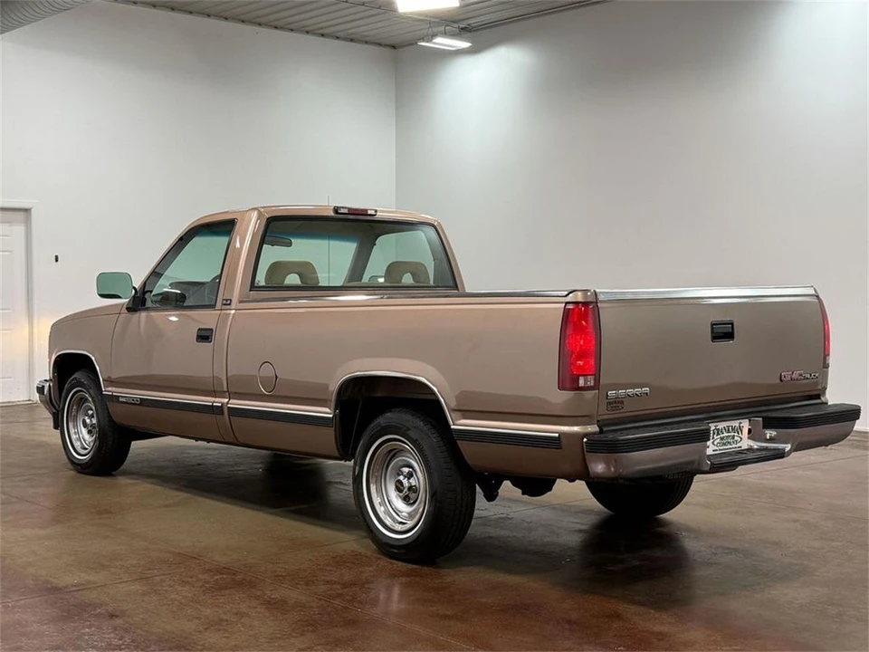 1994 GMC C/K - Image 5 of 31