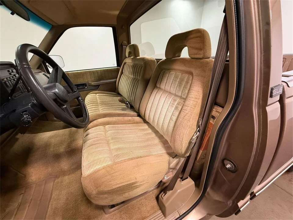 1994 GMC C/K - Image 10 of 31