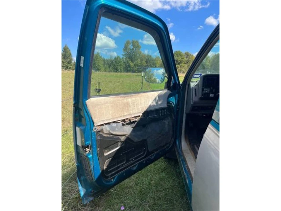 1994 GMC C/K - Image 14 of 18