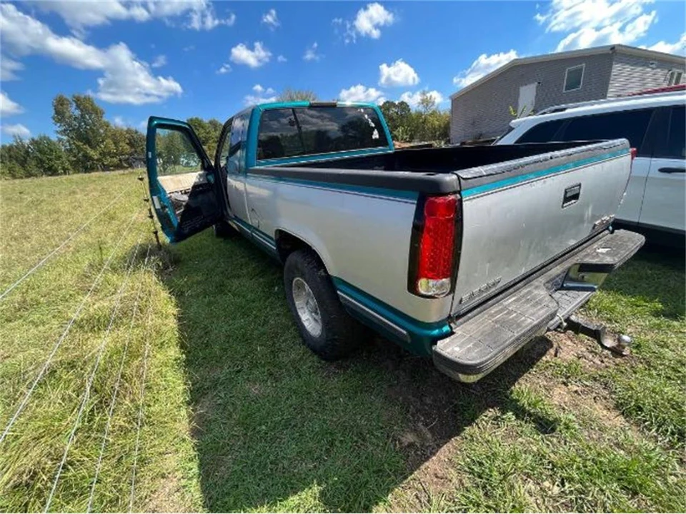 1994 GMC C/K - Image 16 of 18