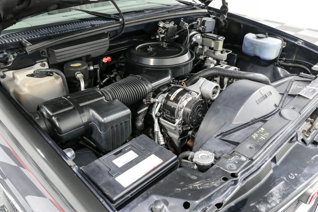 1994 GMC C/K - Image 9 of 21