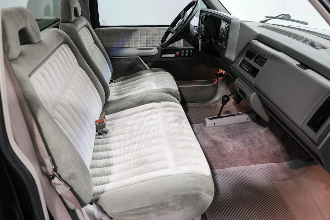 1994 GMC C/K - Image 17 of 21