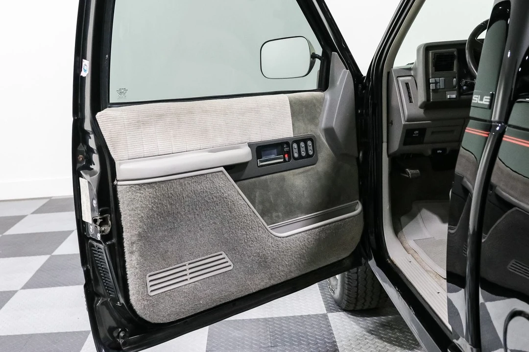 1994 GMC C/K - Image 12 of 21