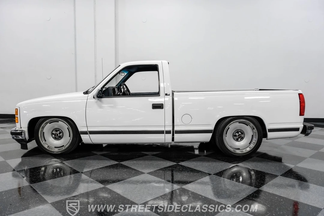 1994 GMC Sierra 1st Gen - Image 2 of 12