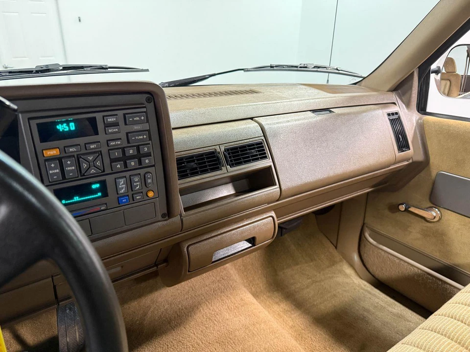 1994 GMC Sierra 1st Gen - Image 30 of 31
