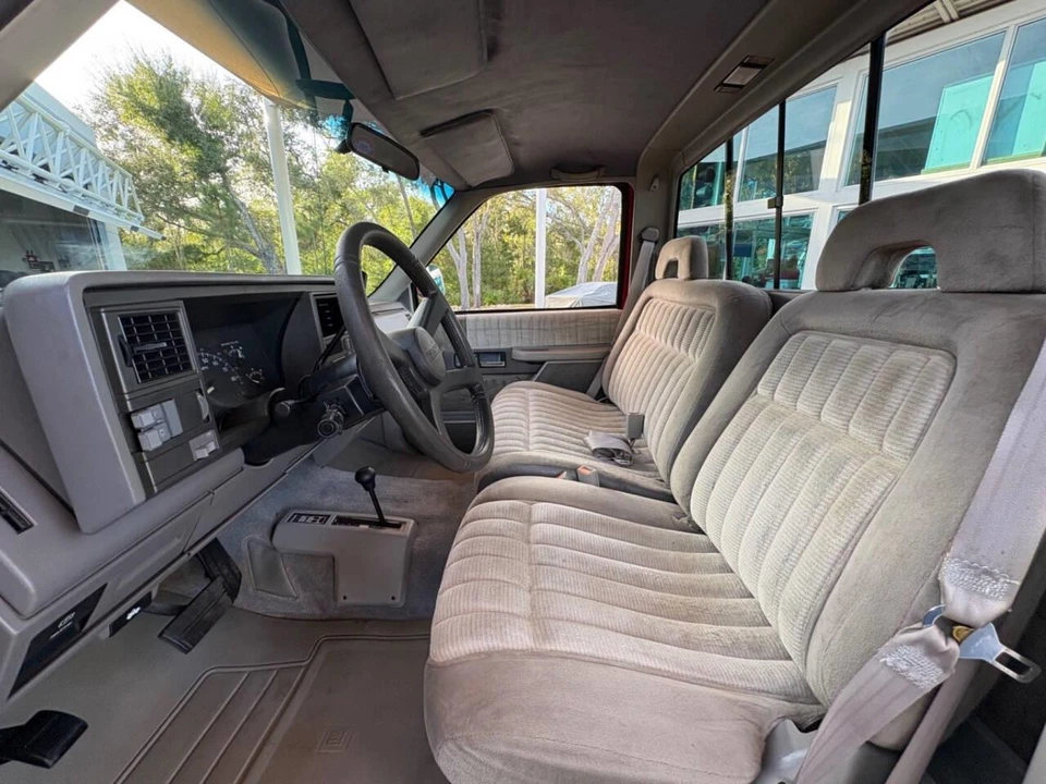 1994 GMC Sierra 1st Gen - Image 25 of 31