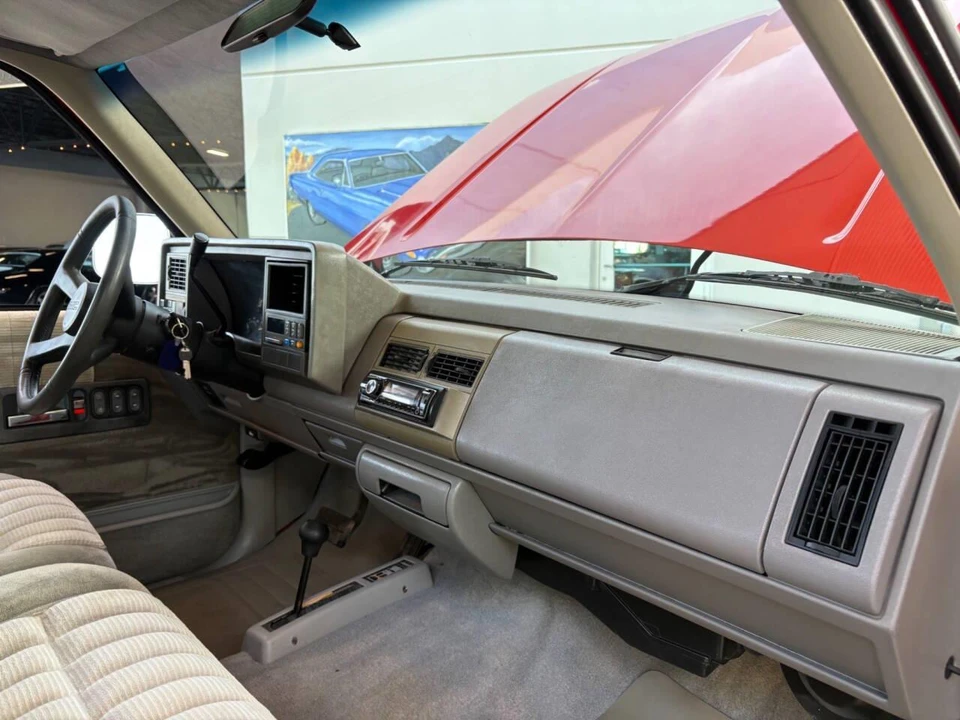 1994 GMC Sierra 1st Gen - Image 29 of 31