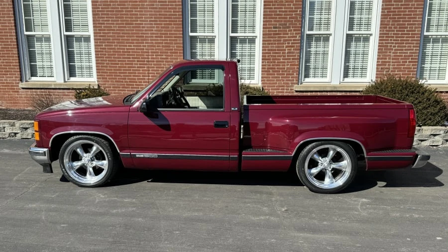 1994 GMC Sierra 1st Gen - Image 2 of 9