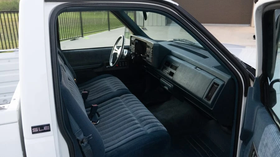 1994 GMC Sierra 1st Gen - Image 11 of 13