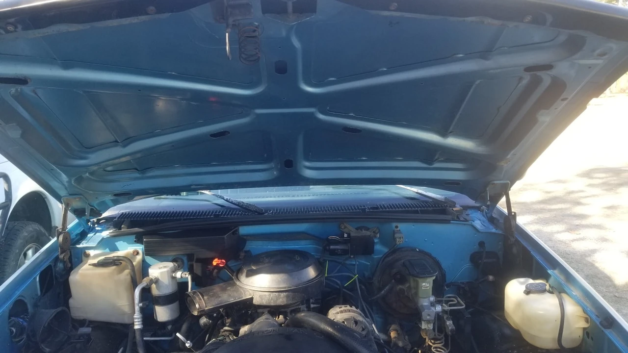 1994 GMC Sierra 1st Gen - Image 5 of 14