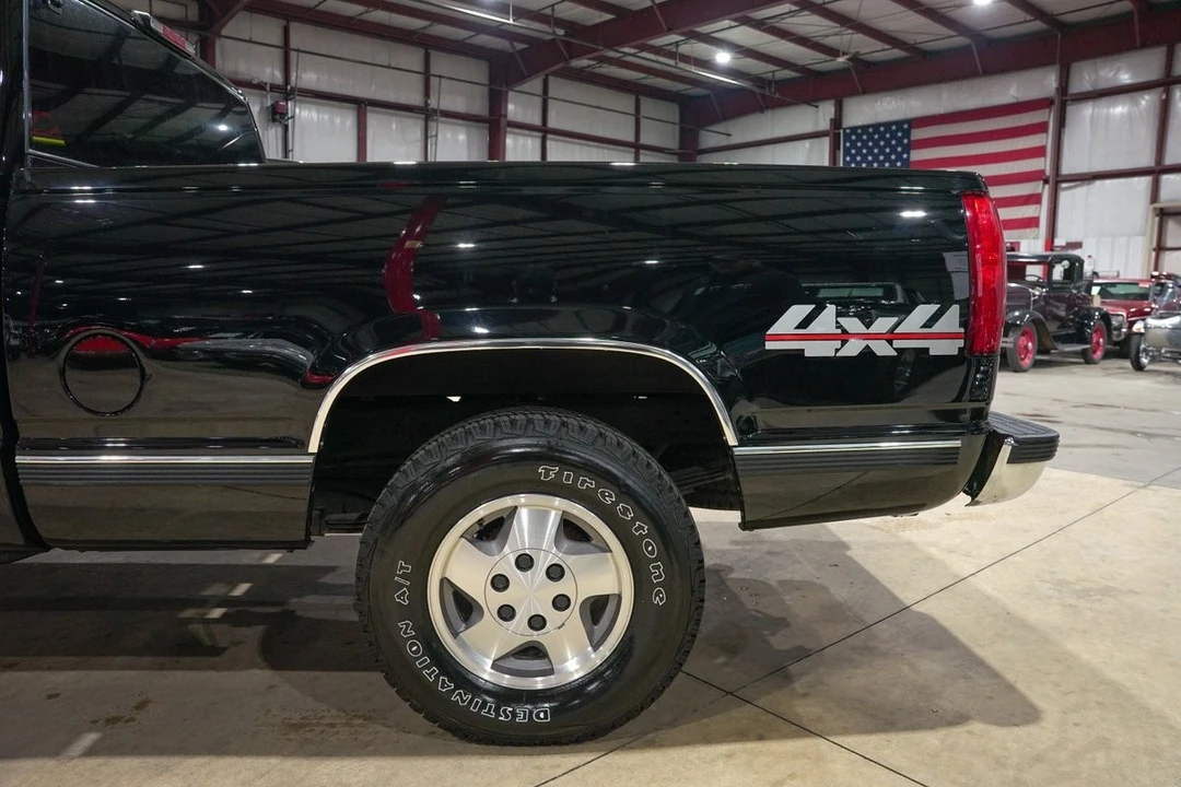 1994 GMC Sierra 2nd Gen - Image 5 of 12