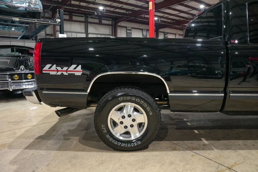 1994 GMC Sierra 2nd Gen - Image 9 of 12