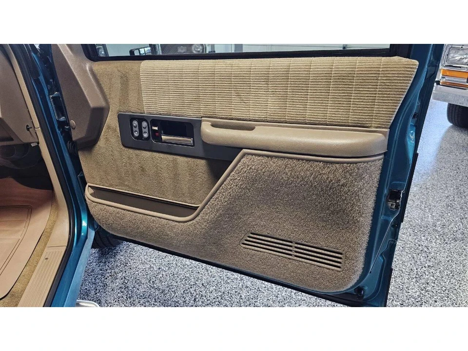 1994 GMC Sierra 1st Gen - Image 28 of 31