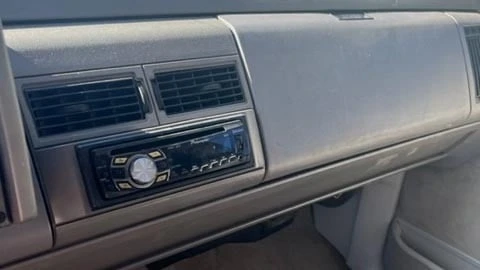 1994 GMC Sierra 1st Gen - Image 8 of 16