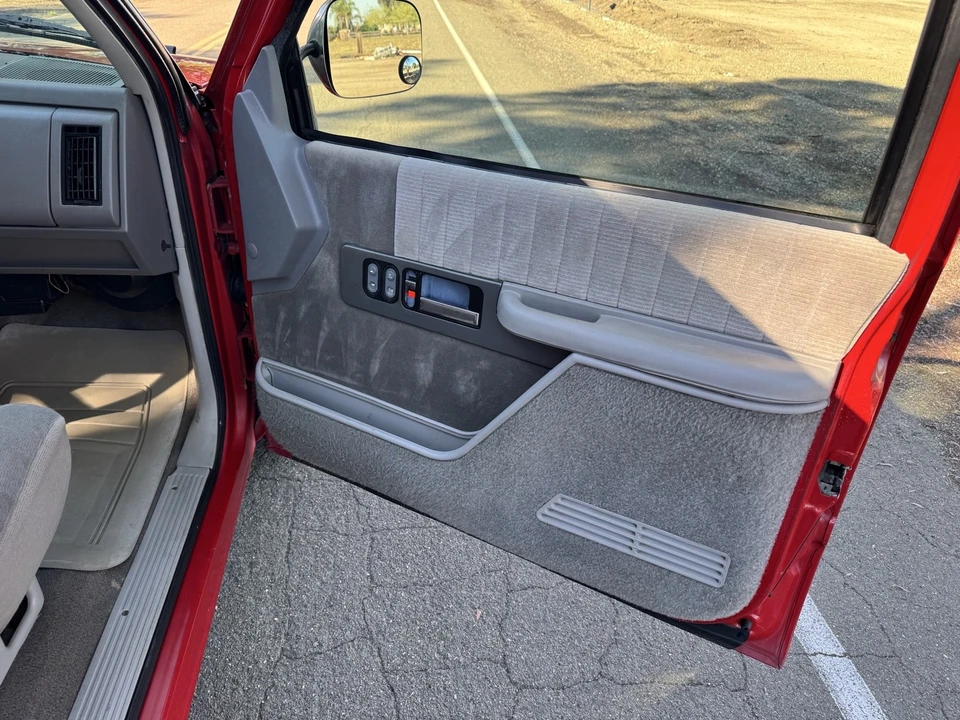 1994 GMC Sierra 1st Gen - Image 15 of 20