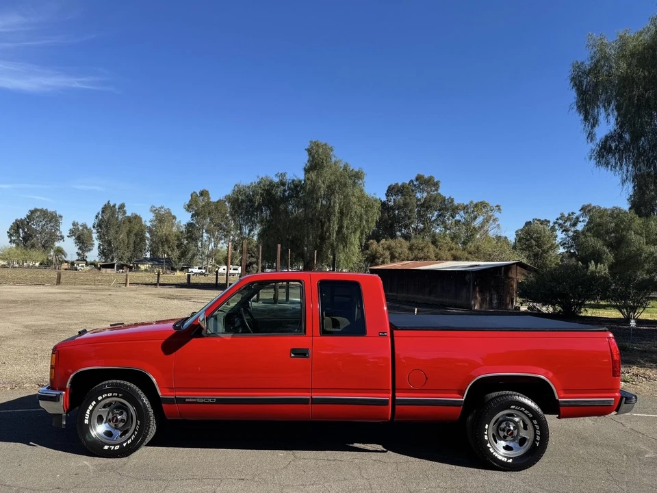 1994 GMC Sierra 1st Gen - Image 2 of 20
