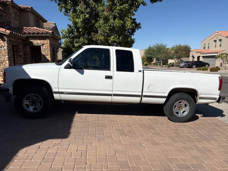 1994 GMC Sierra 1st Gen - Image 2 of 9