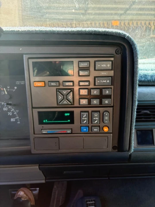 1994 GMC Sierra 1st Gen - Image 4 of 9