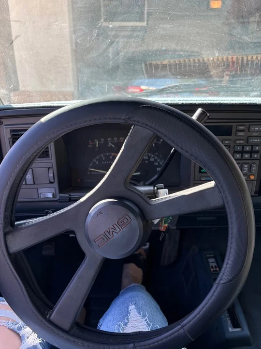 1994 GMC Sierra 1st Gen - Image 3 of 9