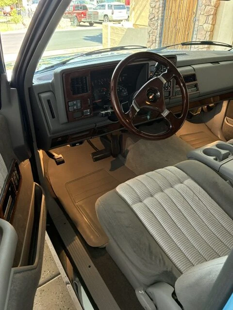 1994 GMC Sierra 1st Gen - Image 12 of 13