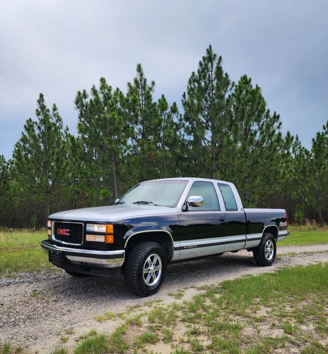 1994 GMC Sierra 1st Gen - Image 2 of 31