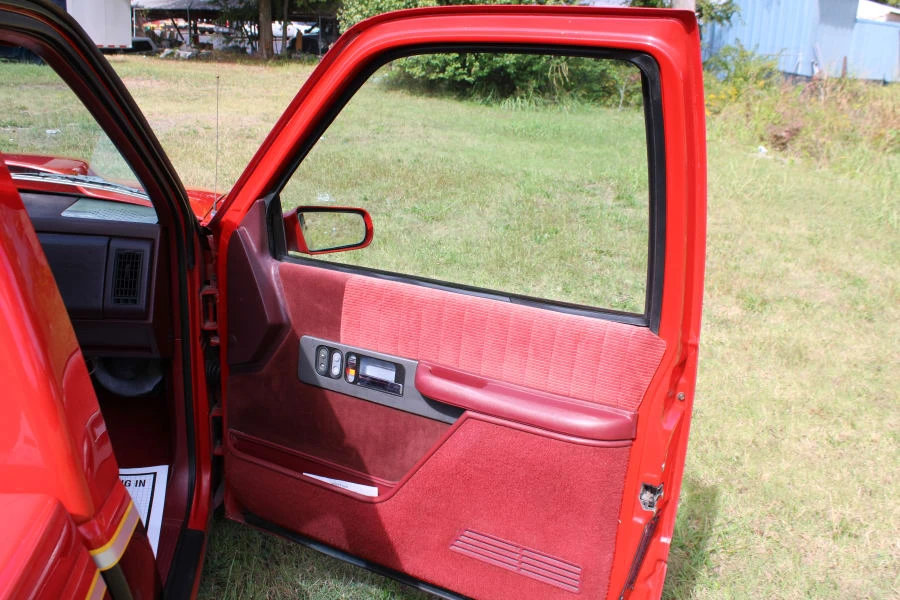 1994 GMC Sierra 1st Gen - Image 19 of 23