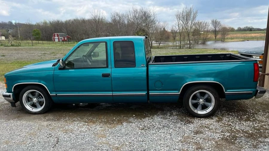 1994 GMC Sierra 1st Gen - Image 2 of 8