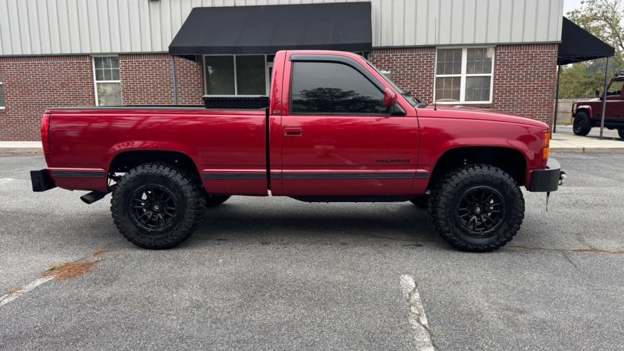 1994 GMC Sierra 1st Gen - Image 2 of 13