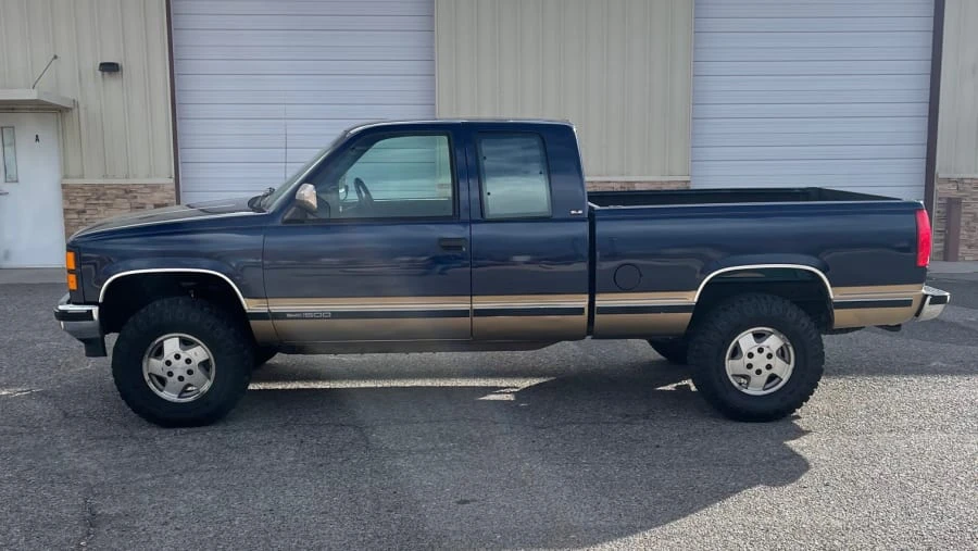 1994 GMC Sierra 1st Gen - Image 2 of 20