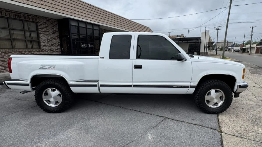 1994 GMC Sierra 1st Gen - Image 7 of 13